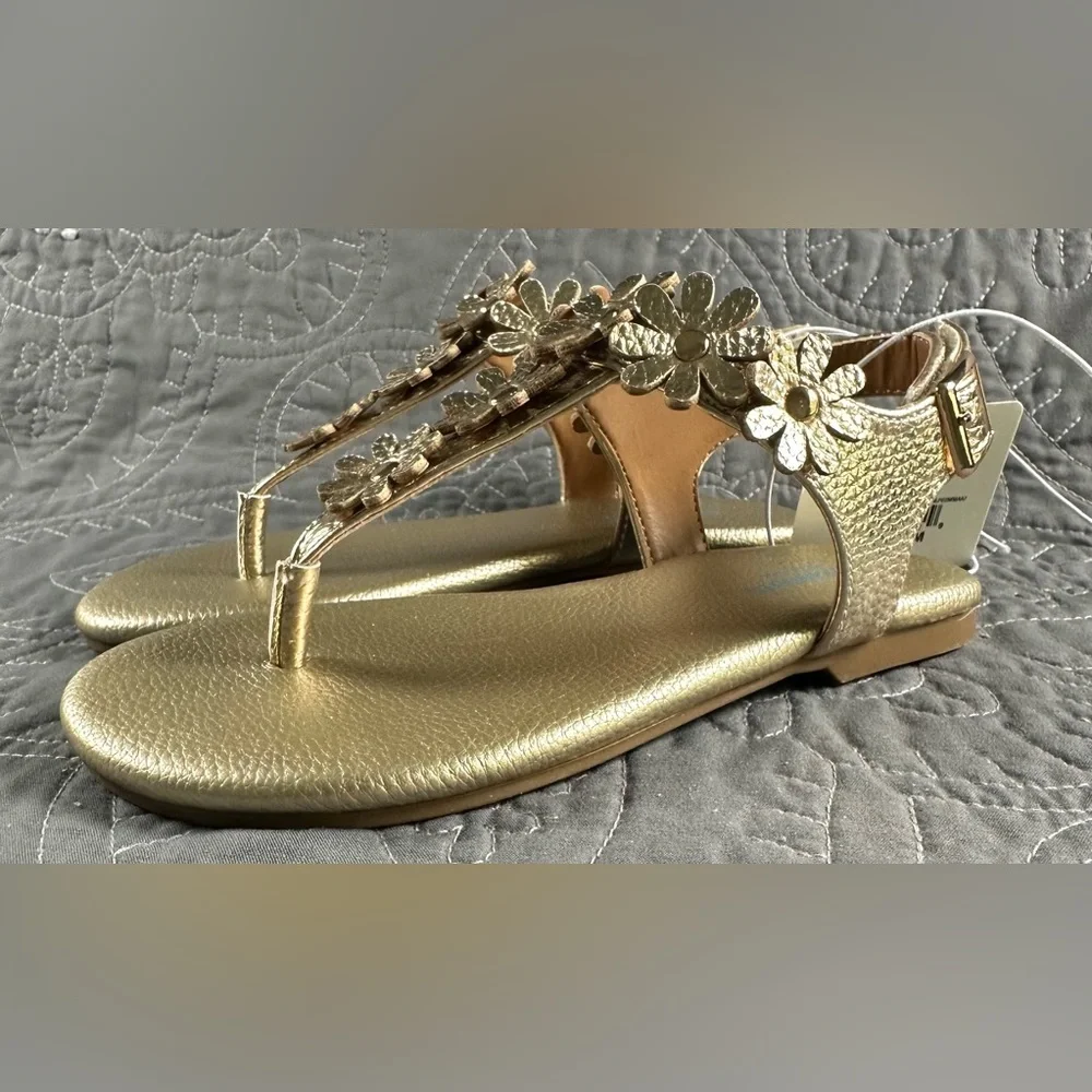 Thereabouts Big Girls Gold Hazel Adjustable Strap Flat Sandals NWT Big Girls 5